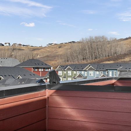 Globalstay New Apartments In Cranbrook Free Street Parking YYC Eksteriør bilde
