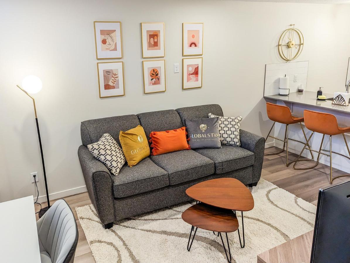 Globalstay New Apartments In Cranbrook Free Street Parking YYC Eksteriør bilde