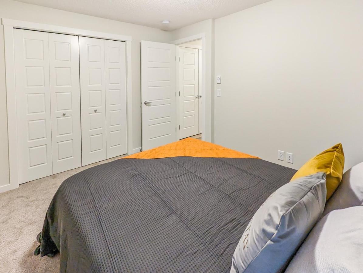 Globalstay New Apartments In Cranbrook Free Street Parking YYC Eksteriør bilde