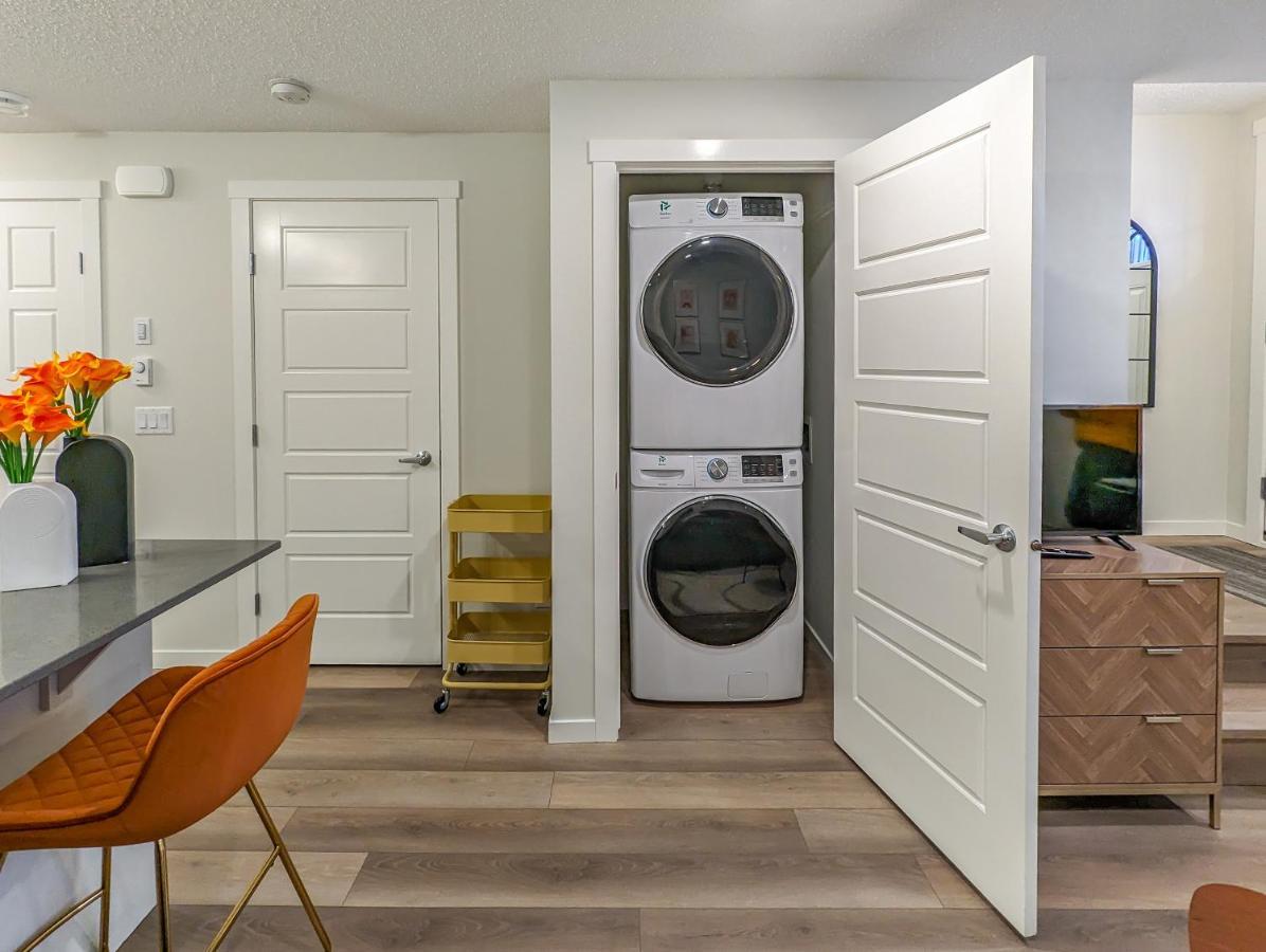 Globalstay New Apartments In Cranbrook Free Street Parking YYC Eksteriør bilde