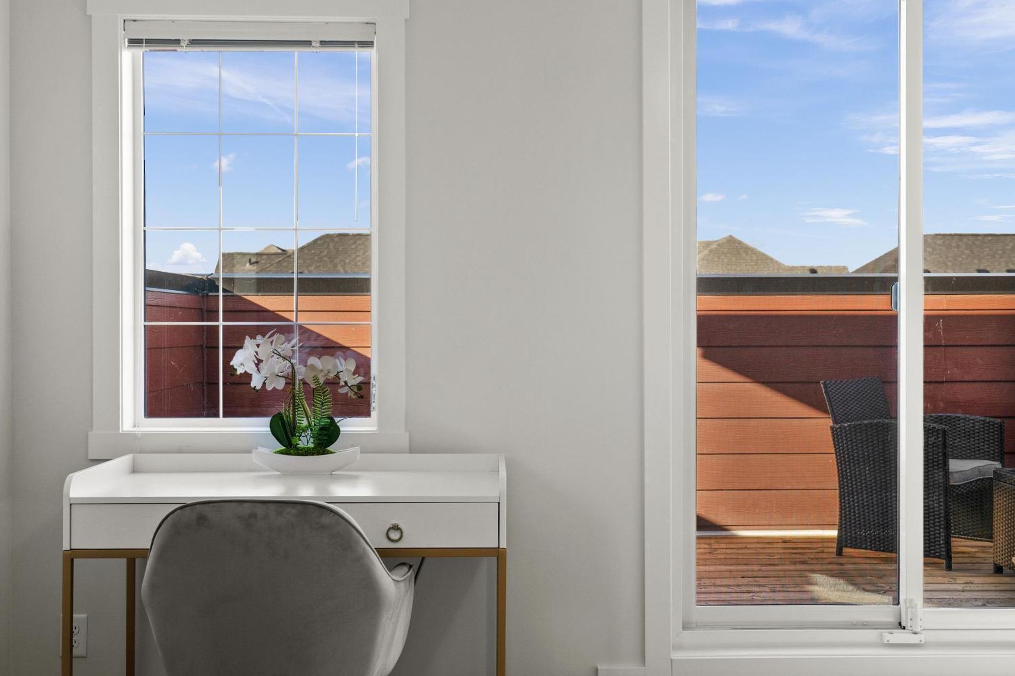 Globalstay New Apartments In Cranbrook Free Street Parking YYC Eksteriør bilde