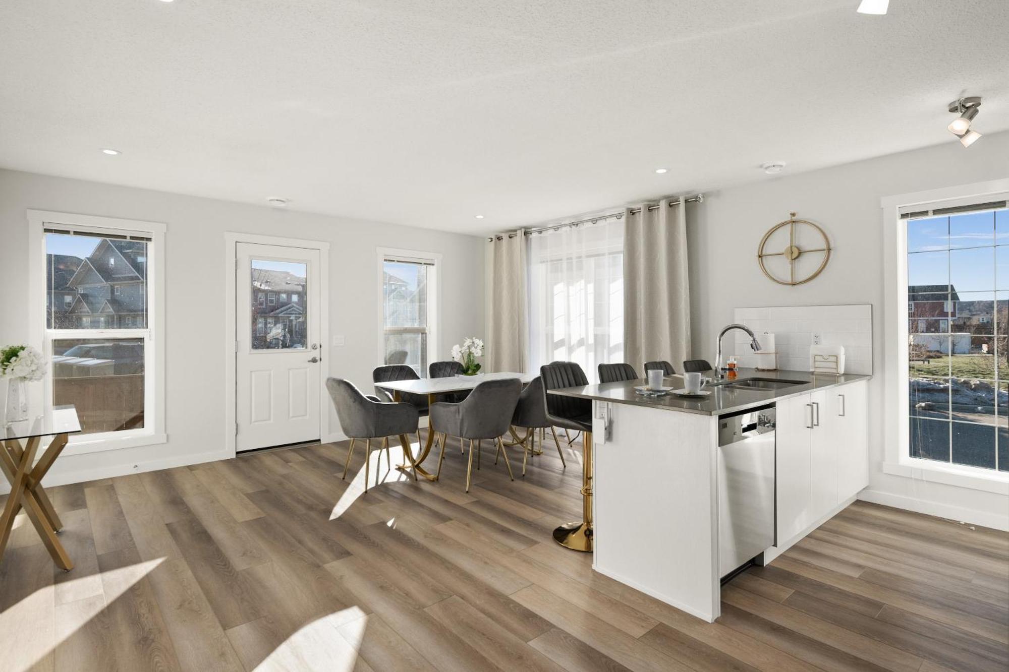 Globalstay New Apartments In Cranbrook Free Street Parking YYC Eksteriør bilde