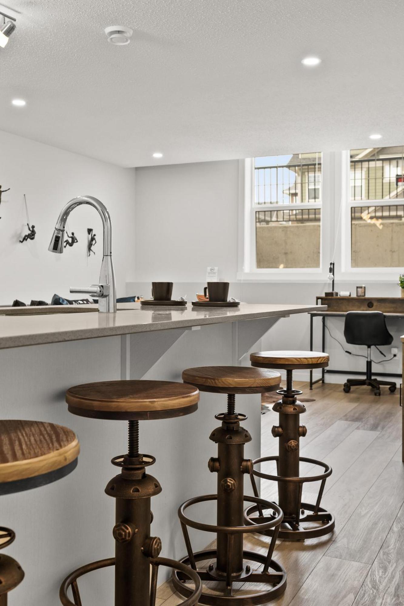 Globalstay New Apartments In Cranbrook Free Street Parking YYC Eksteriør bilde