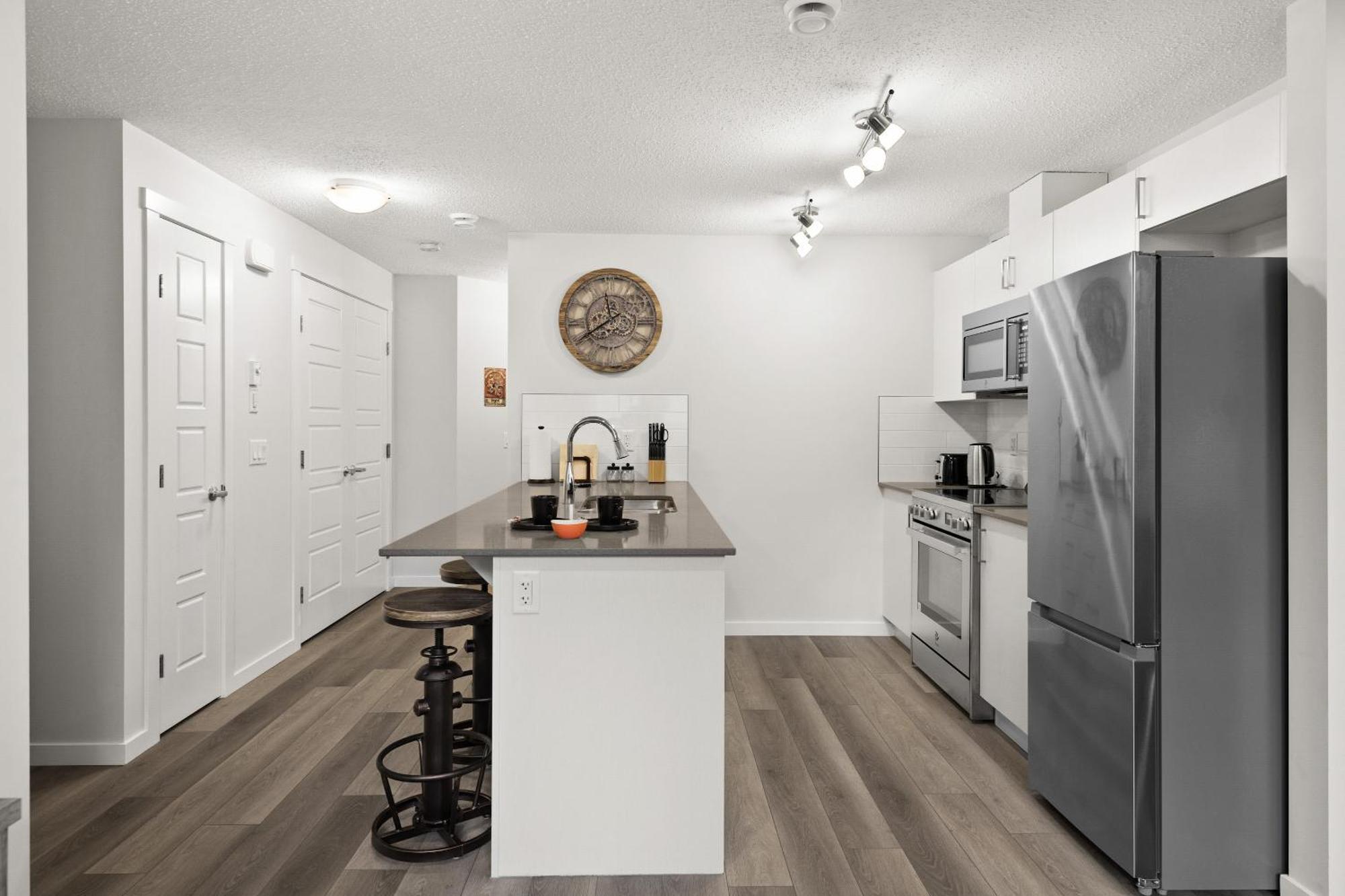 Globalstay New Apartments In Cranbrook Free Street Parking YYC Eksteriør bilde