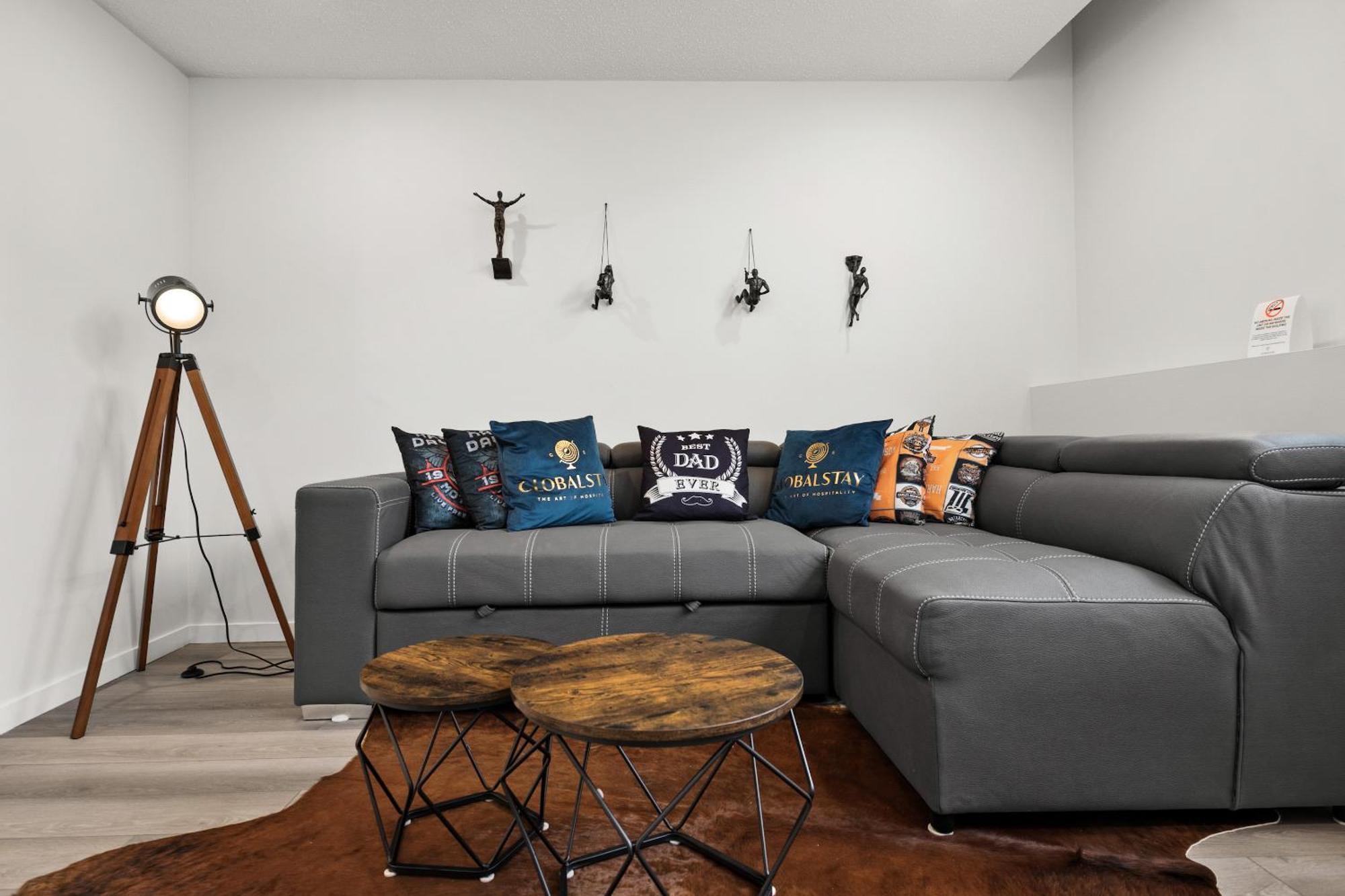 Globalstay New Apartments In Cranbrook Free Street Parking YYC Eksteriør bilde
